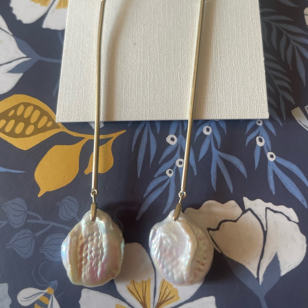 Kendra Scott Lizbeth Earrings - Gold & Baroque Pearl